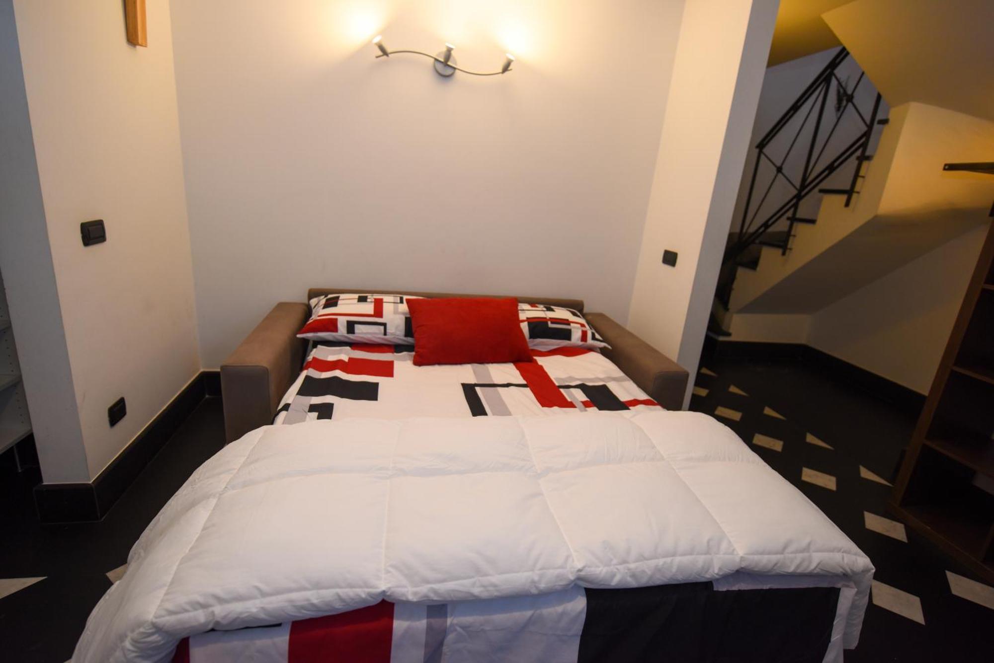 Unesco Loft With Frescoed Entrance Genoa