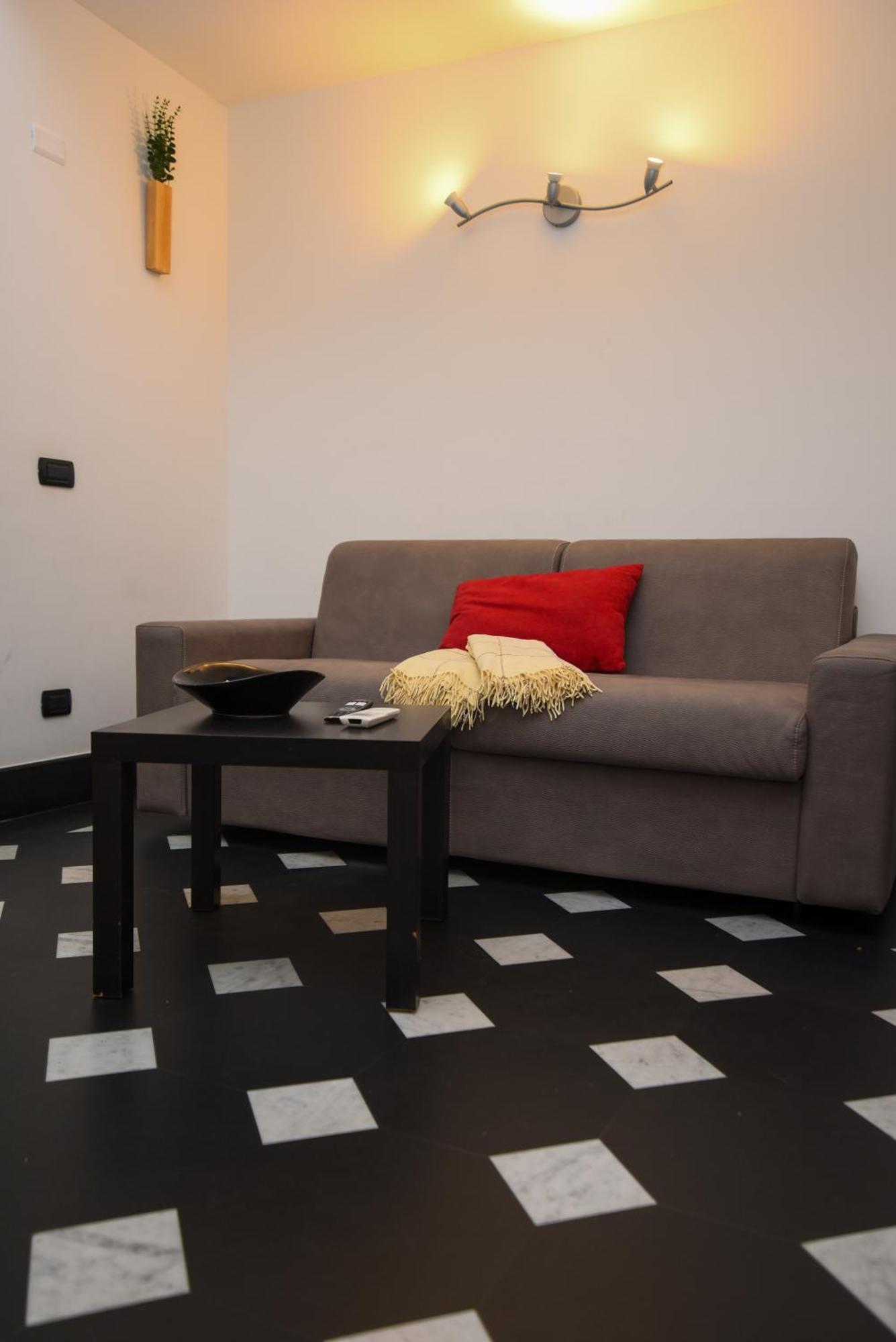 Unesco Loft With Frescoed Entrance Apartment *
