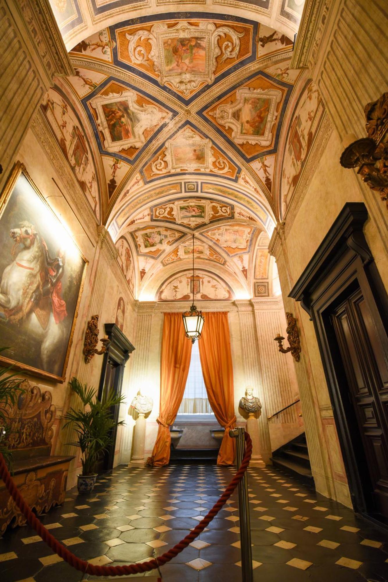 Unesco Loft With Frescoed Entrance * Genoa