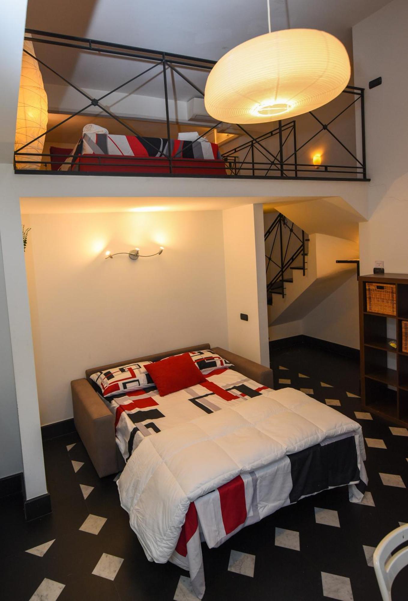 Unesco Loft With Frescoed Entrance Genoa