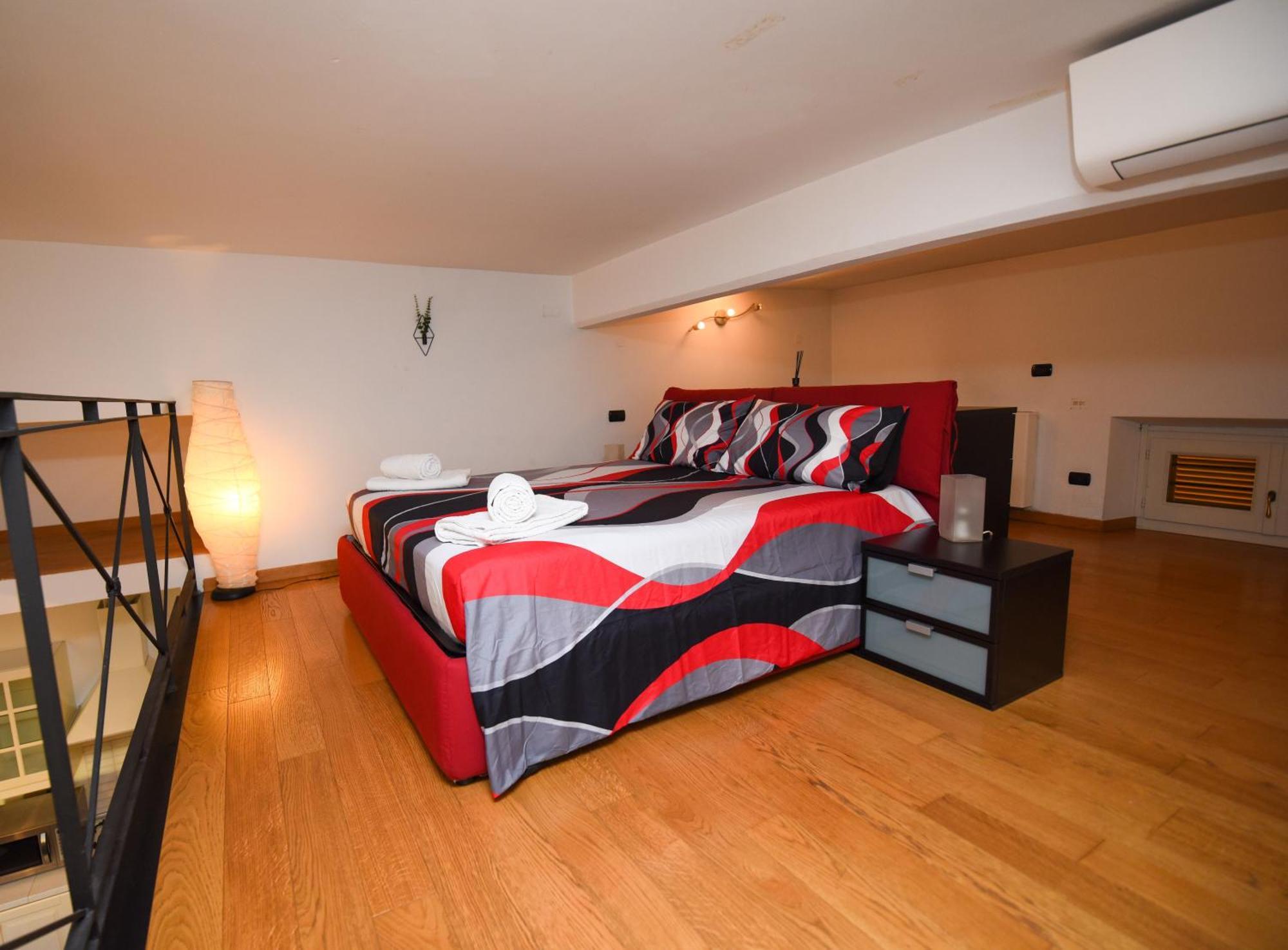 Unesco Loft With Frescoed Entrance * Genoa